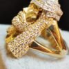ANILLO CRISTO EN ORO DE 18K Y BRILLANTES