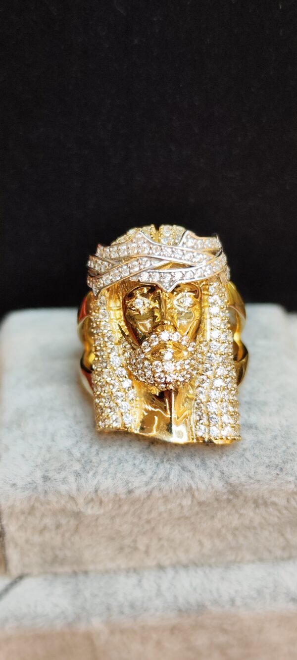 ANILLO CRISTO EN ORO DE 18K Y BRILLANTES