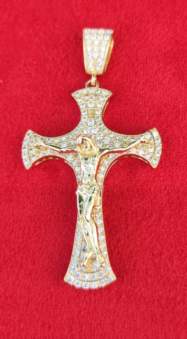 CRUZ CON CRISTO EN ORO 18K Y BRILLANTES