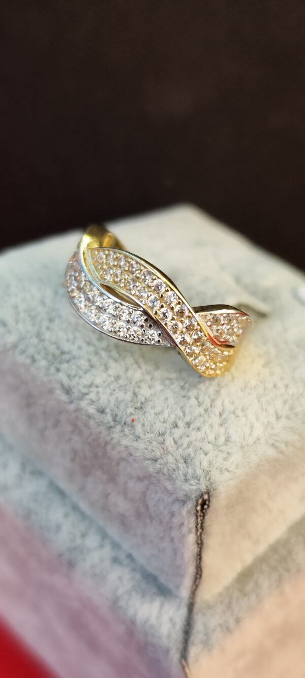 ANILLO MUJER EN ORO 18K Y BRILLANTES