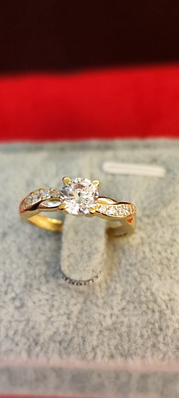 ANILLO COMPROMISO DE ORO 18K Y BRILLANTE