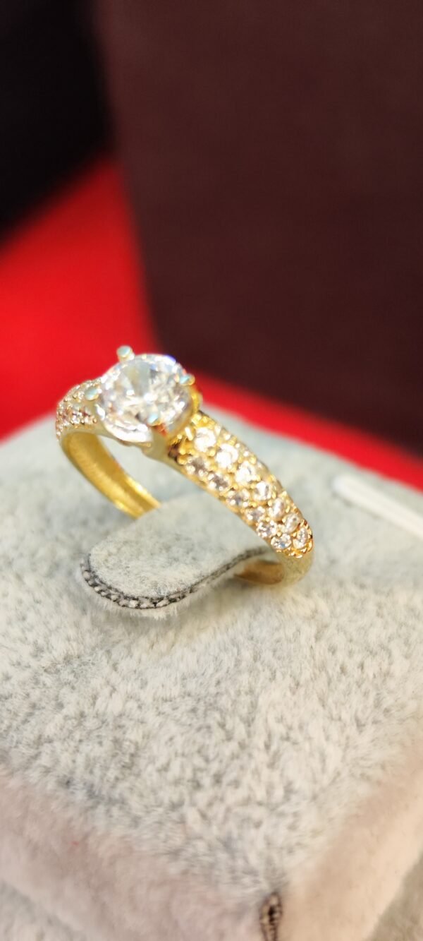 ANILLO SOLITARIO COMPROMISO ORO 18K CON BRILLANTE