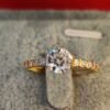 ANILLO COMPROMISO ORO DE 18K CON BRILLANTE DE 1KILATE