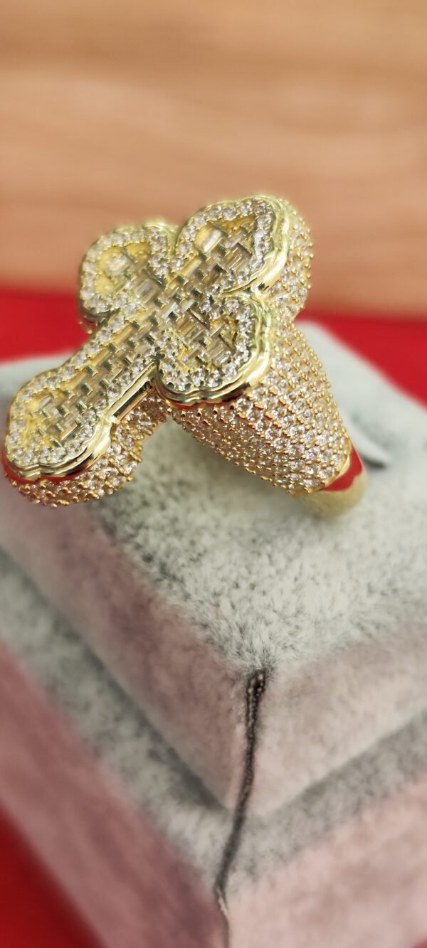 ANILLO DE CRUZ EN ORO 18K CON BRILLANTES